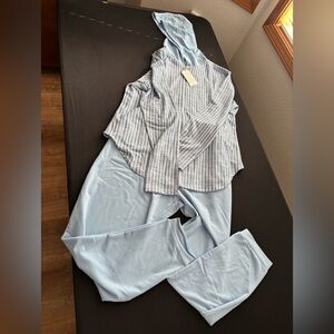 NWT Blue Striped Soft Hoodie and Pants Set, Womens Casual, Large.